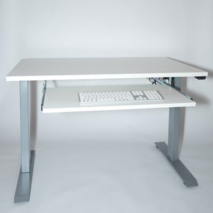 Höhenverstellbarer Schreibtisch mit Tastaturauszug